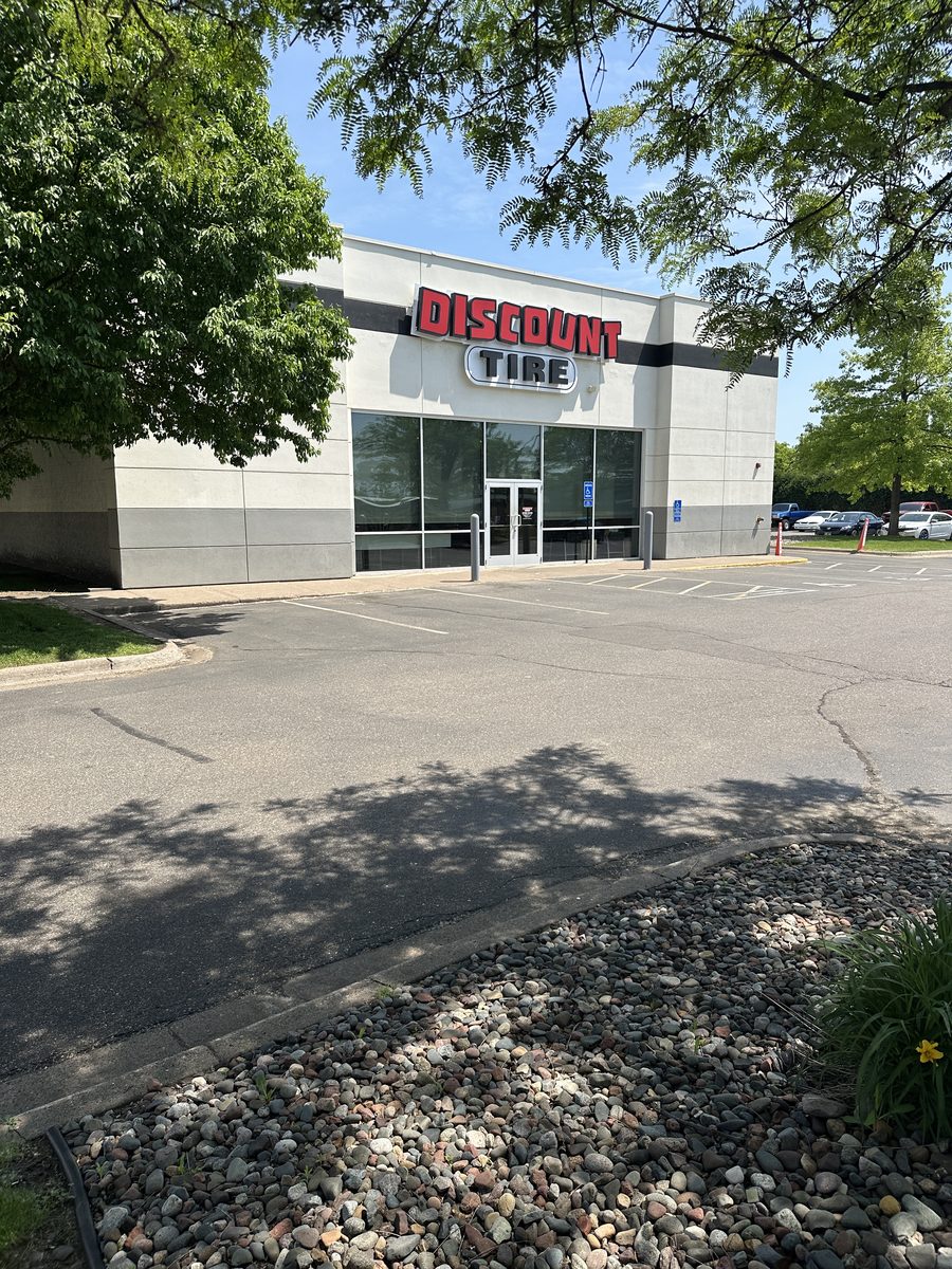 Discount Tire store at 2570 White Bear Ave N in Maplewood, Minnesota